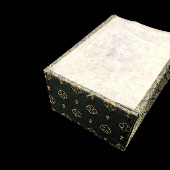 Hand-Painted Glass Snuff Bottle With Cats & Floral Design In Silk Box - Picture 12 of 13